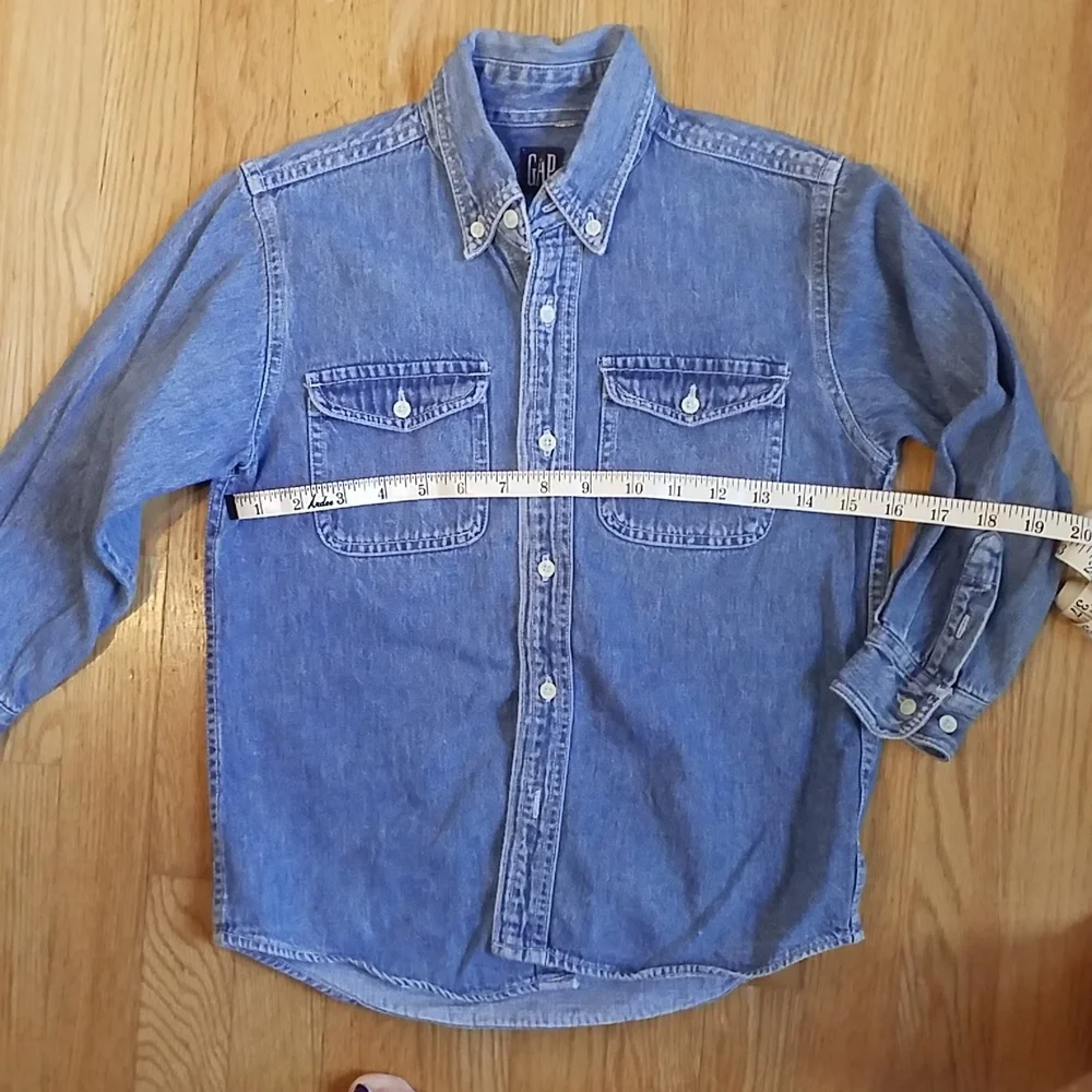 GAP DENIM BUTTON DOWN SHIRT S